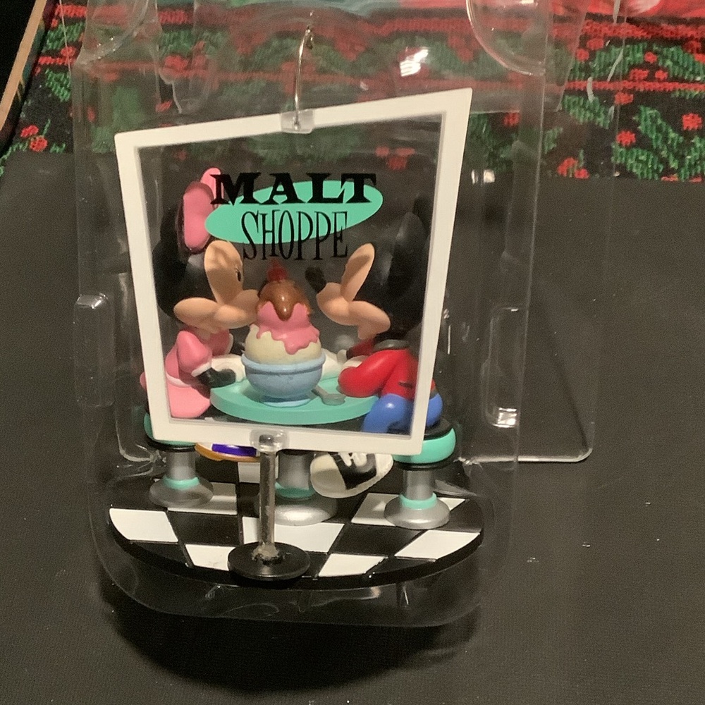 Hallmark Keepsake Disney Soda Shop Sweethearts